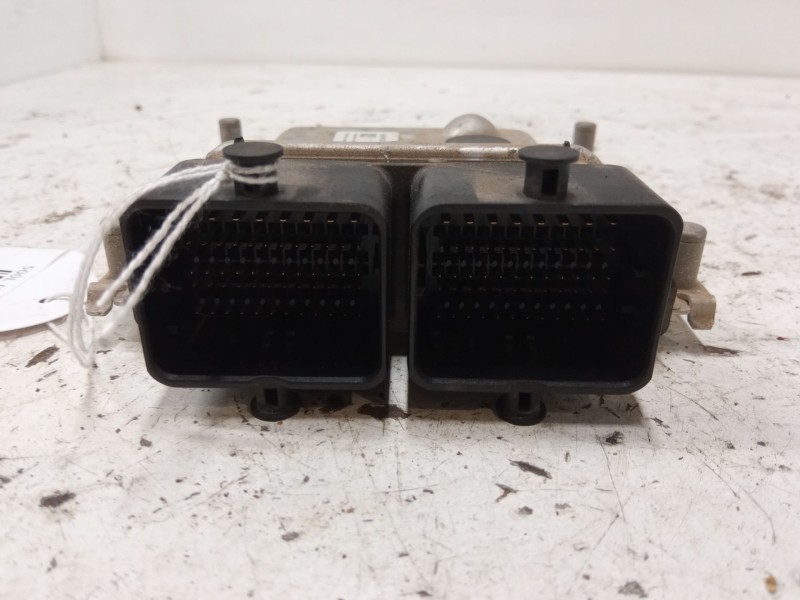 Recambio de centralita motor uce para fiat 500l (351_, 352_) 1.4 (199lyb1b) referencia OEM IAM 55264485 0261S09313 