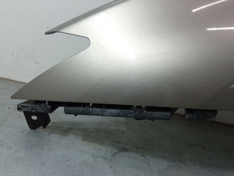 Recambio de aleta delantera izquierda para renault laguna iii (bt0/1) 1.5 dci (bt00, bt0a, bt0t, bt1j) referencia OEM IAM 631010