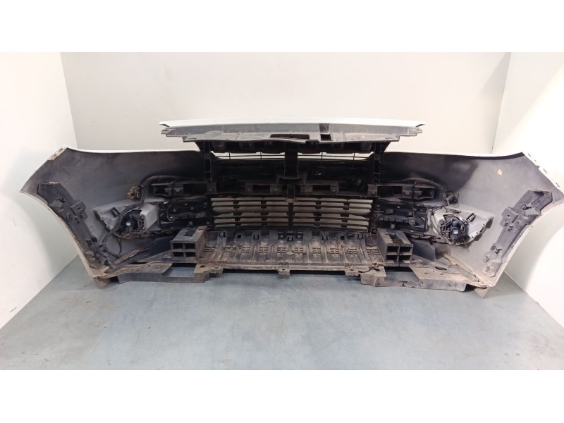 Recambio de paragolpes delantero para renault grand scénic iii (jz0/1_) 2.0 dci (jz0y) referencia OEM IAM   