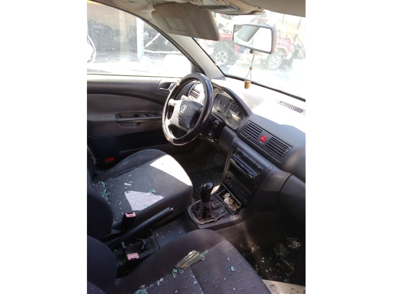 skoda octavia i (1u2) del año 2003