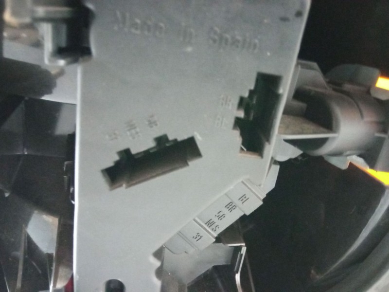 Recambio de piloto trasero izquierdo para volkswagen polo iii (6n1) 55 1.3 referencia OEM IAM   