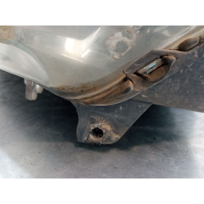 Recambio de faro izquierdo para ford focus i sedán (dfw) 1.8 turbo di / tddi referencia OEM IAM 2M5113W030BE  