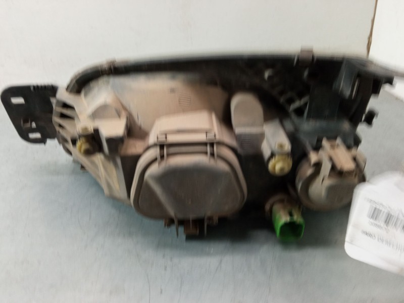 Recambio de faro derecho para ford fiesta iv (ja_, jb_) 1.3 i referencia OEM IAM 0301173104  