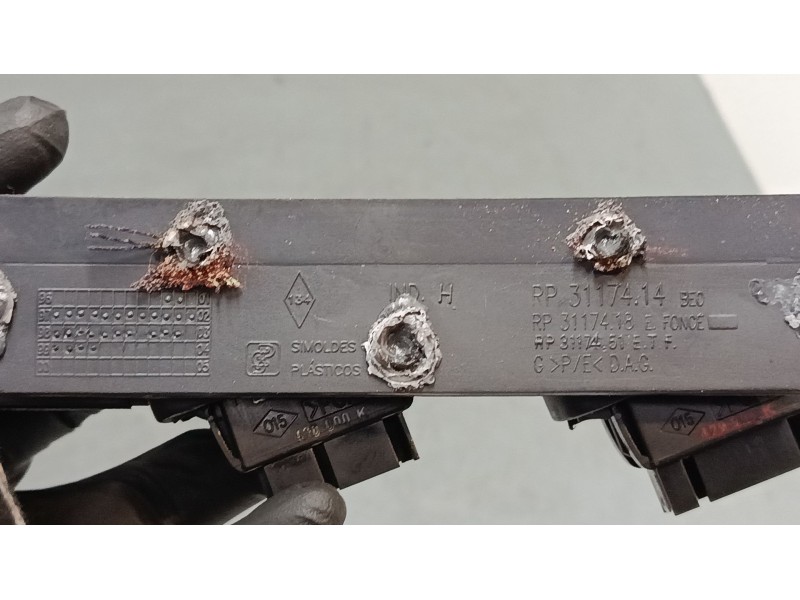 Recambio de mando elevalunas delantero izquierdo para renault clio ii (bb_, cb_) 1.4 (b/cb0c, b/cb0s) referencia OEM IAM RP31174