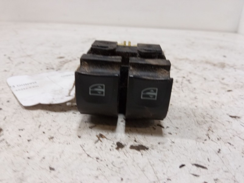 Recambio de mando elevalunas delantero izquierdo para renault clio iv (bh_) 1.2 16v referencia OEM IAM 254118044R  