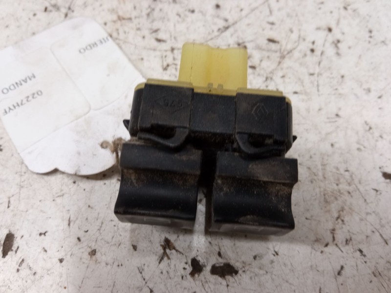 Recambio de mando elevalunas delantero izquierdo para renault clio iv (bh_) 1.2 16v referencia OEM IAM 254118044R  