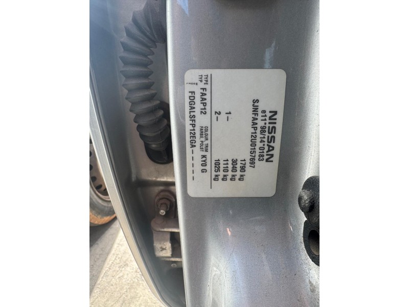 nissan primera hatchback (p12) del año 2004