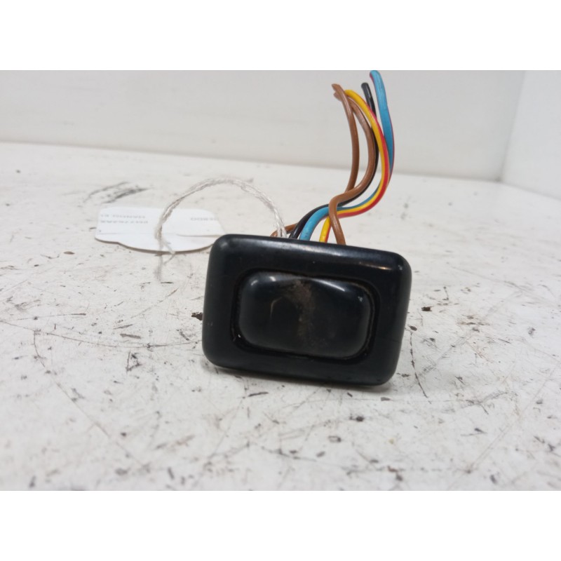 Recambio de mando elevalunas delantero izquierdo para opel corsa a hatchback (s83) 1.3 s (f08, m08, f68, m68) referencia OEM IAM