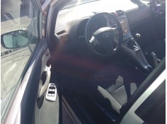 toyota auris (_e15_) del año 2009 2