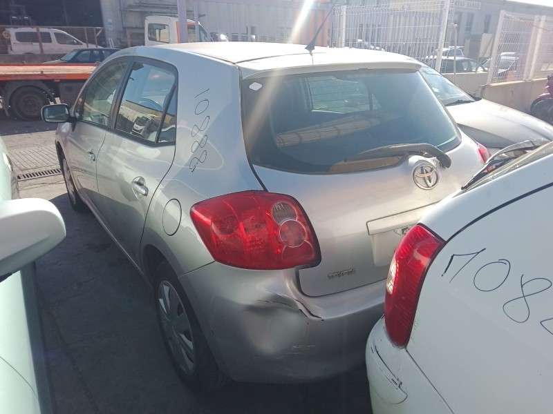 toyota auris (_e15_) del año 2009