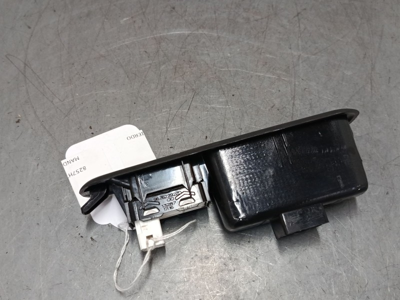 Recambio de mando elevalunas trasero izquierdo para citroën c4 picasso ii 1.6 hdi 90 referencia OEM IAM 96762292ZD  