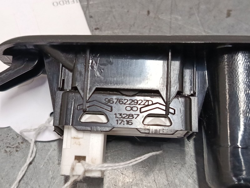 Recambio de mando elevalunas trasero izquierdo para citroën c4 picasso ii 1.6 hdi 90 referencia OEM IAM 96762292ZD  