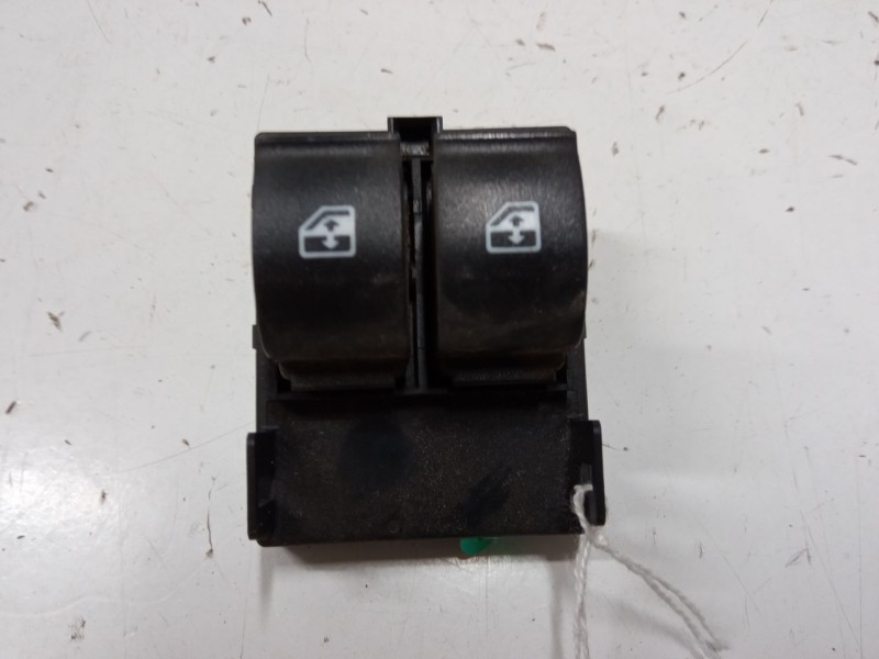Recambio de mando elevalunas delantero izquierdo para fiat doblo autobús (263_) 1.3 d multijet (263axc1a) referencia OEM IAM   