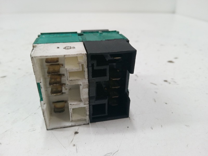 Recambio de mando elevalunas delantero izquierdo para fiat doblo monospace (119_, 223_) 1.3 jtd referencia OEM IAM   