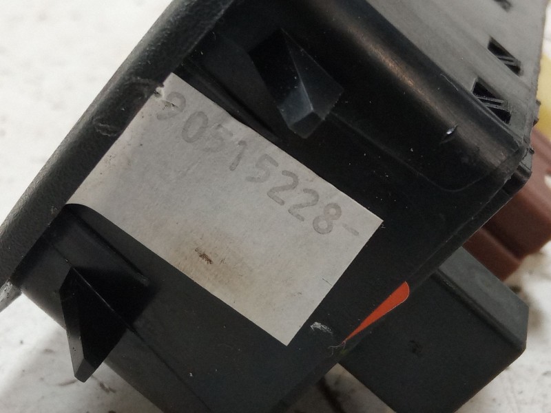 Recambio de mando elevalunas delantero izquierdo para dacia duster (hs_) 1.5 dci (hsaj) referencia OEM IAM 90515228  