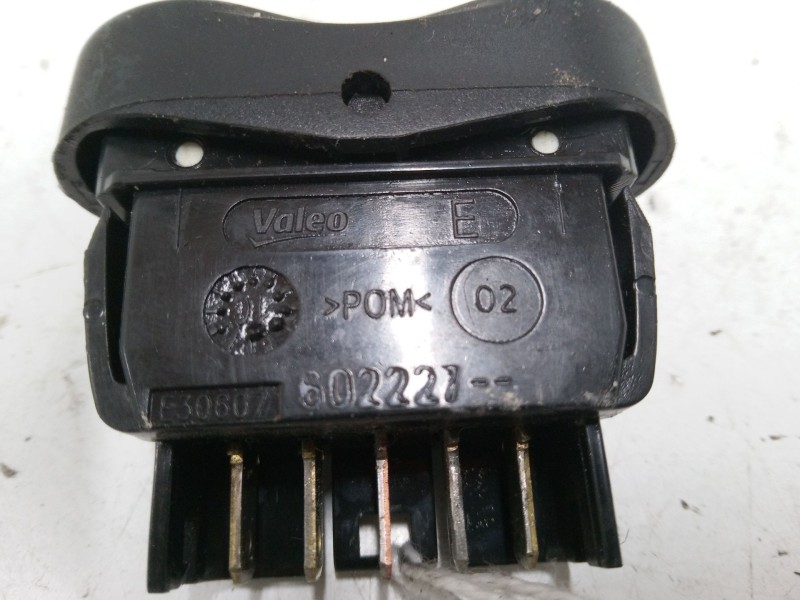 Recambio de mando elevalunas delantero izquierdo para dacia duster (hs_) 1.5 dci 4x4 referencia OEM IAM 602227  