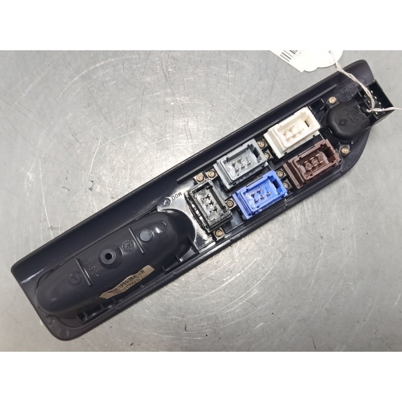 Recambio de mando elevalunas delantero izquierdo para renault espace iii (je0_) 3.0 v6 24v (je0g, je0r) referencia OEM IAM 77016