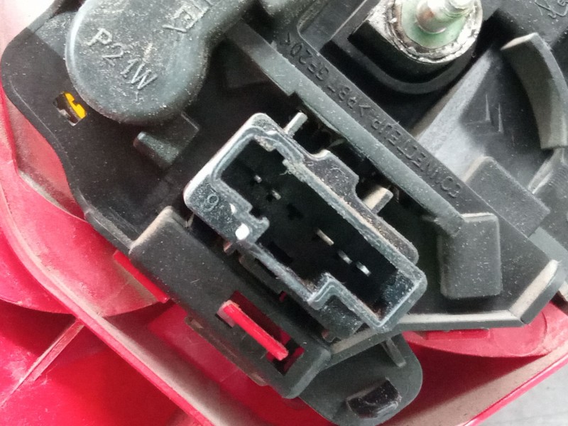 Recambio de piloto trasero derecho para peugeot 206 hatchback (2a/c) 1.4 i referencia OEM IAM   