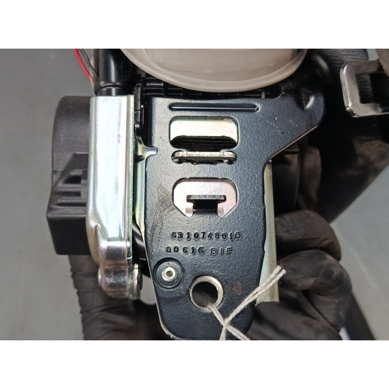 Recambio de cinturon seguridad delantero izquierdo para kia sportage iv (ql, qle) 1.7 crdi referencia OEM IAM 634040400  