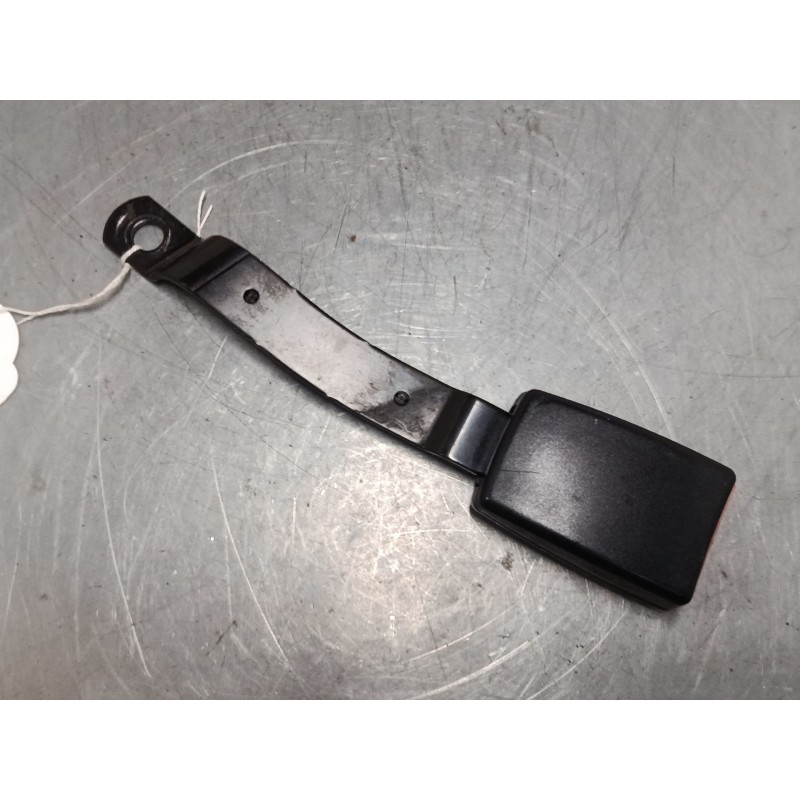 Recambio de anclaje cinturon delantero derecho para volkswagen polo iv (9n_, 9a_) 1.4 16v referencia OEM IAM 600857756D  