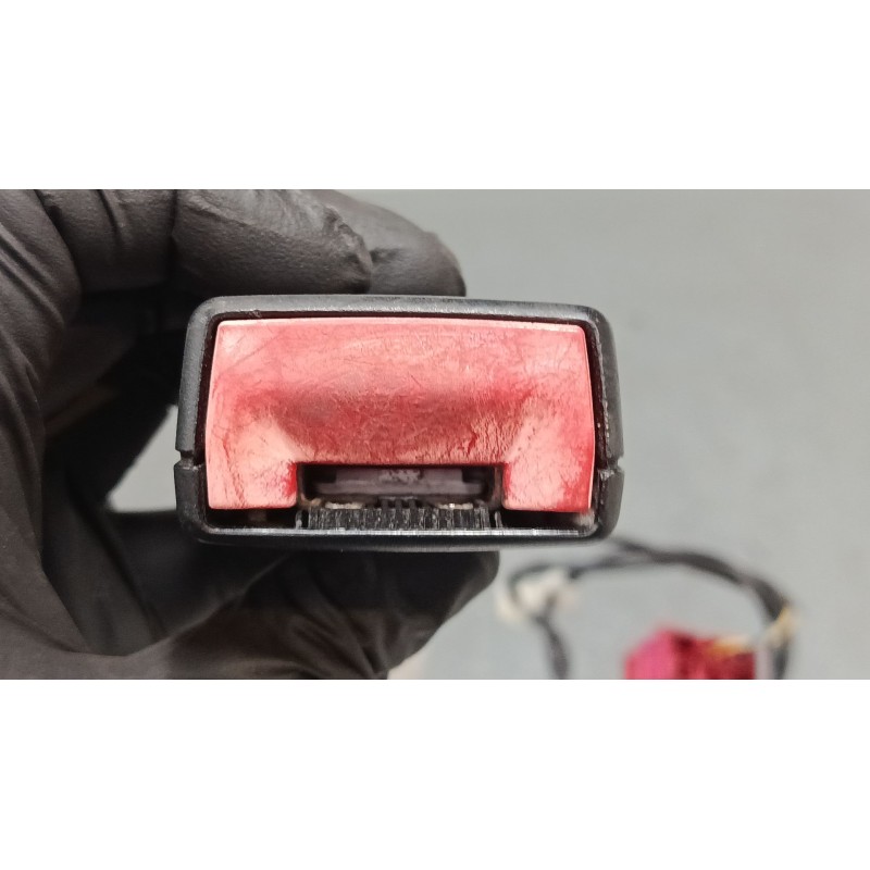 Recambio de anclaje cinturon delantero derecho para seat ibiza iv sc (6j1, 6p5) 1.4 referencia OEM IAM 600857756F  
