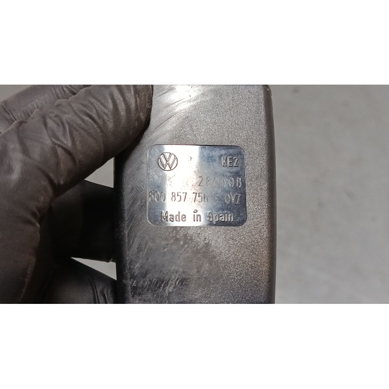 Recambio de anclaje cinturon delantero derecho para seat ibiza iv sc (6j1, 6p5) 1.4 referencia OEM IAM 600857756F  