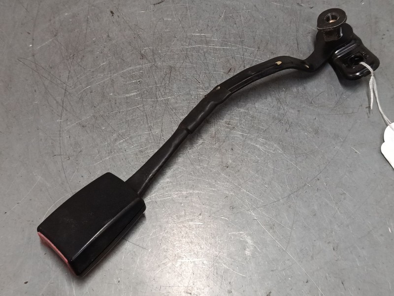 Recambio de anclaje cinturon delantero derecho para audi a3 (8l1) 1.9 tdi referencia OEM IAM 6L08577560  