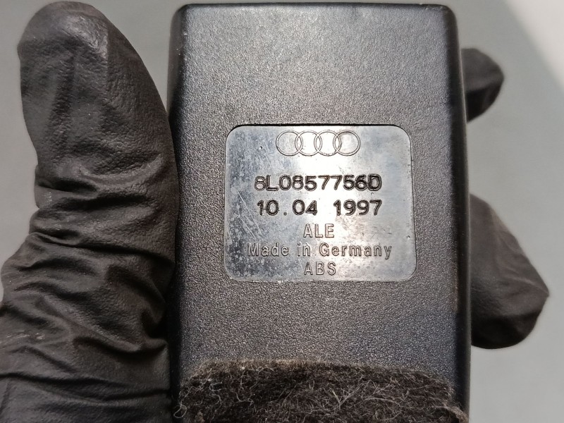 Recambio de anclaje cinturon delantero derecho para audi a3 (8l1) 1.9 tdi referencia OEM IAM 6L08577560  