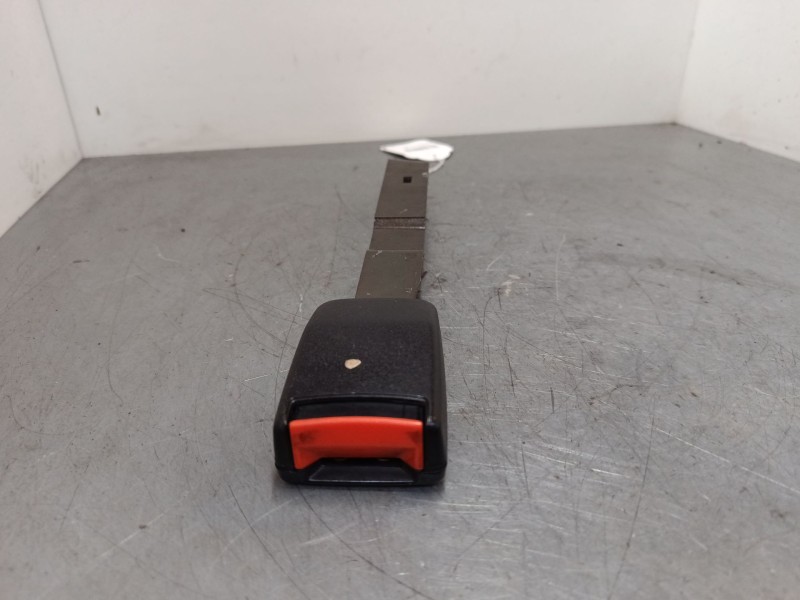 Recambio de anclaje cinturon delantero derecho para volkswagen golf iii cabriolet (1e7) 1.8 referencia OEM IAM   