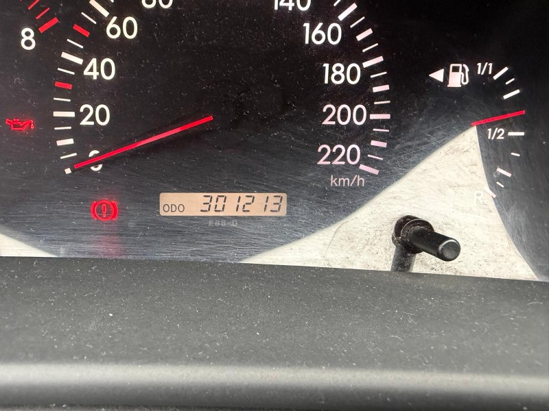 toyota corolla (_e12_) del año 2005