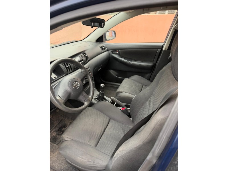 toyota corolla (_e12_) del año 2005