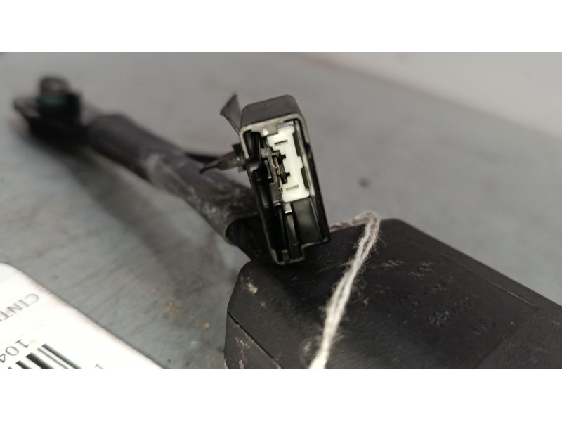 Recambio de anclaje cinturon delantero derecho para opel insignia a (g09) 2.0 cdti (68) referencia OEM IAM 13327468  