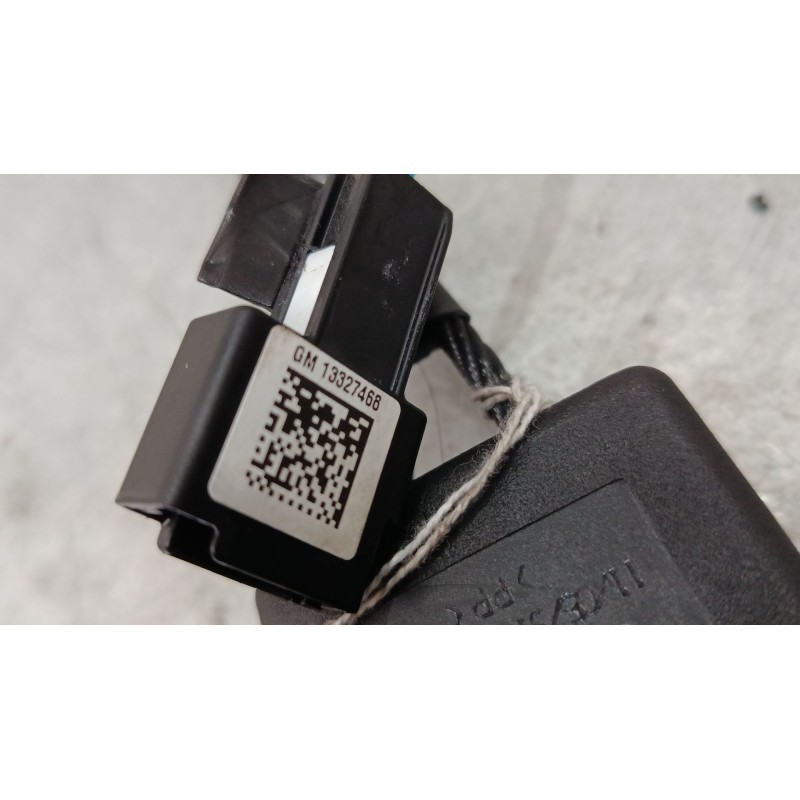 Recambio de anclaje cinturon delantero derecho para opel insignia a (g09) 2.0 cdti (68) referencia OEM IAM 13327468  