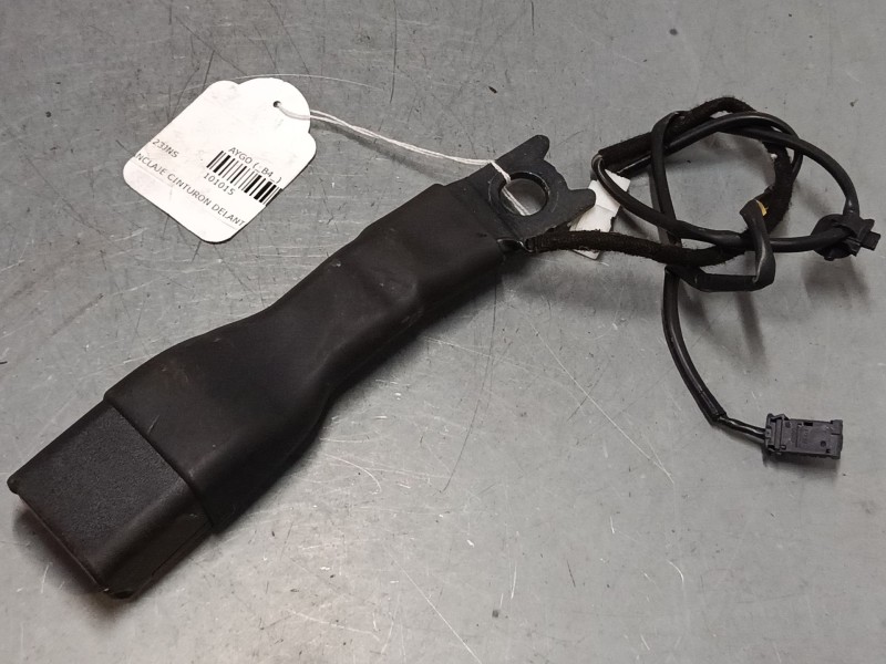 Recambio de anclaje cinturon delantero derecho para toyota aygo (_b4_) 1.0 (kgb40) referencia OEM IAM 308605910  