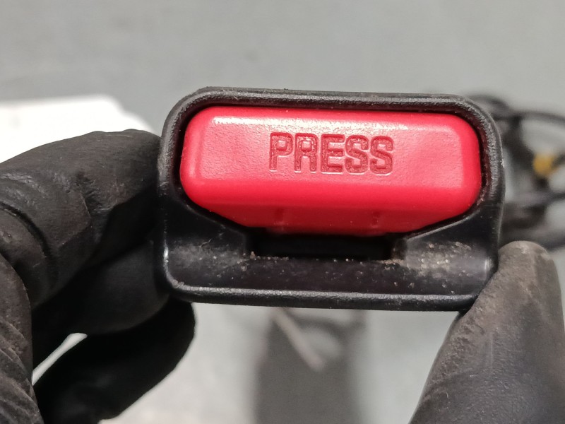 Recambio de anclaje cinturon delantero derecho para toyota aygo (_b4_) 1.0 (kgb40) referencia OEM IAM 308605910  