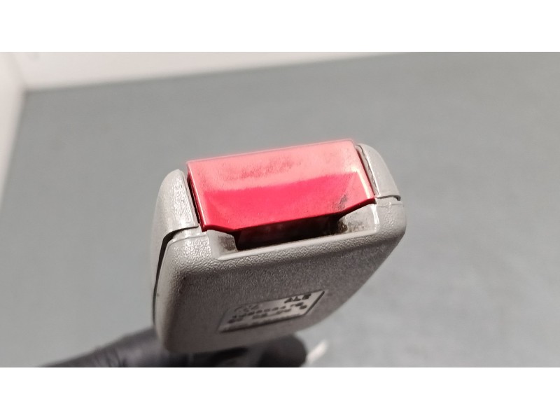 Recambio de anclaje cinturon delantero derecho para volkswagen golf iv (1j1) 2.0 referencia OEM IAM 1J4858472  