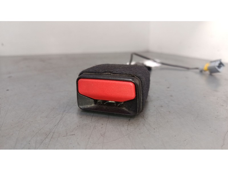 Recambio de anclaje cinturon delantero derecho para peugeot 2008 i (cu_) 1.6 hdi referencia OEM IAM   