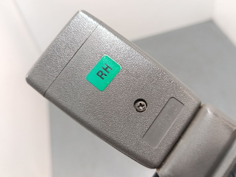 Recambio de anclaje cinturon delantero derecho para ssangyong korando (kj) 2.9 td referencia OEM IAM   