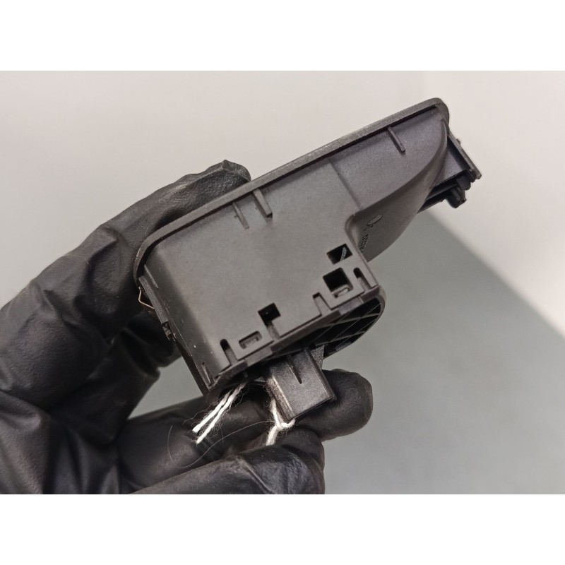 Recambio de mando elevalunas delantero derecho para opel corsa d (s07) 1.4 (l08, l68) referencia OEM IAM 13189333RW  