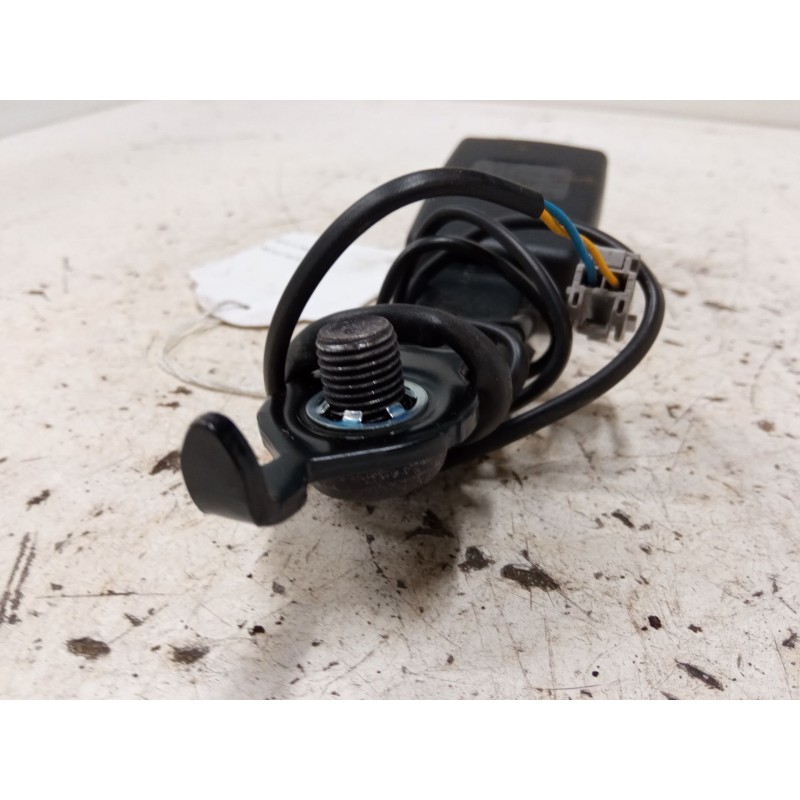 Recambio de anclaje cinturon delantero derecho para fiat qubo (225_) 1.3 d multijet (225cxb1a, 225axb1a, 225cxb11, 225axb11,... 