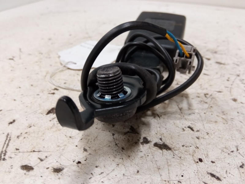 Recambio de anclaje cinturon delantero derecho para fiat qubo (225_) 1.3 d multijet (225cxb1a, 225axb1a, 225cxb11, 225axb11,... 