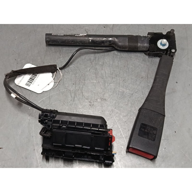 Recambio de anclaje cinturon delantero derecho para opel corsa d (s07) 1.2 (l08, l68) referencia OEM IAM 616046600C  