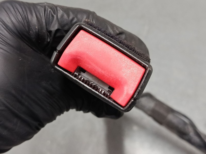 Recambio de anclaje cinturon delantero derecho para opel corsa d (s07) 1.2 (l08, l68) referencia OEM IAM 616046600C  