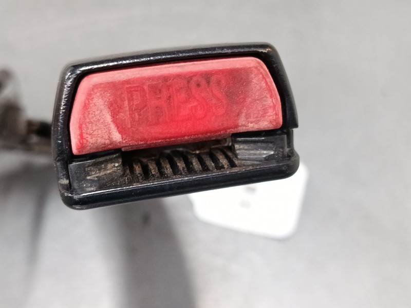 Recambio de anclaje cinturon delantero izquierdo para bmw 3 compact (e46) 320 td referencia OEM IAM   