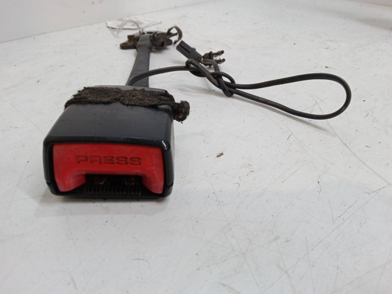 Recambio de anclaje cinturon delantero derecho para skoda superb ii station wagon (3t5) 2.0 tdi 16v referencia OEM IAM    Recambio de anclaje cinturon delantero derecho para skoda superb ii station wagon (3t5) 2.0 tdi 16v referencia OEM IAM