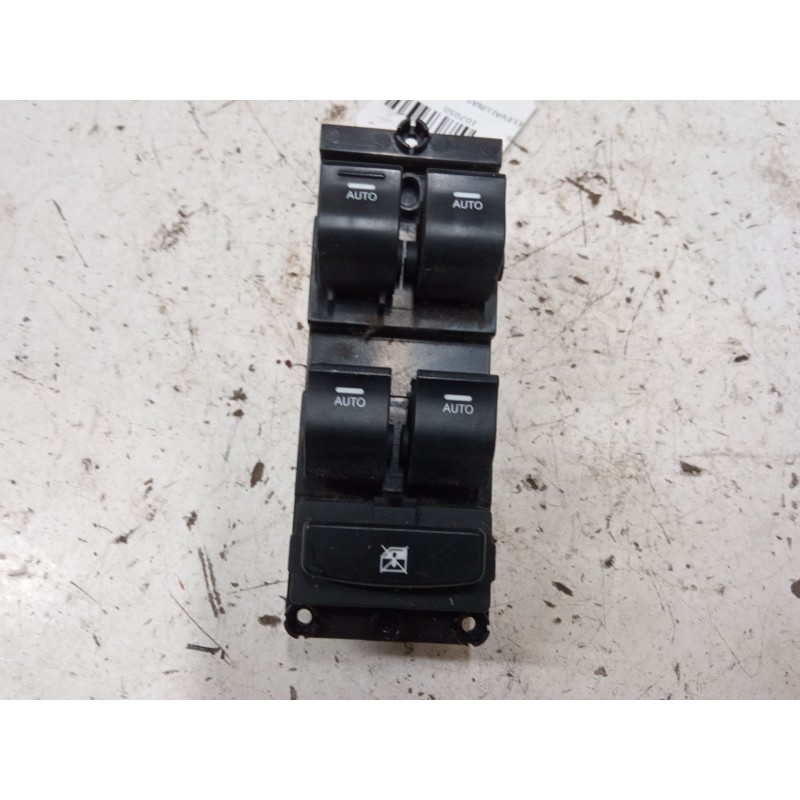 Recambio de mando elevalunas delantero izquierdo para hyundai i40 i (vf) 1.7 crdi referencia OEM IAM 93570-3Z300 4X  
