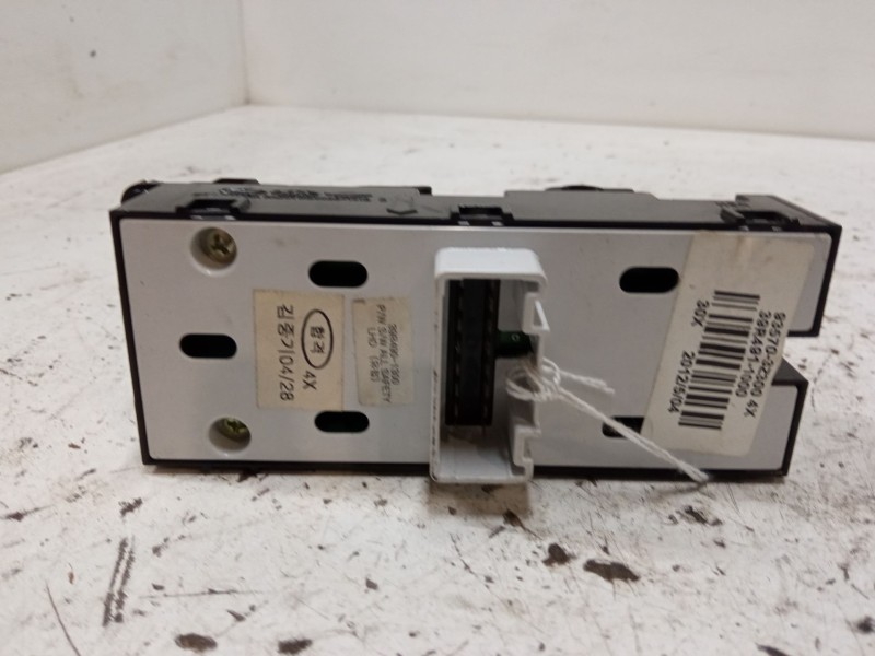 Recambio de mando elevalunas delantero izquierdo para hyundai i40 i (vf) 1.7 crdi referencia OEM IAM 93570-3Z300 4X  