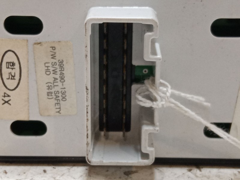 Recambio de mando elevalunas delantero izquierdo para hyundai i40 i (vf) 1.7 crdi referencia OEM IAM 93570-3Z300 4X  