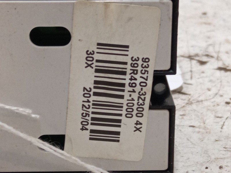 Recambio de mando elevalunas delantero izquierdo para hyundai i40 i (vf) 1.7 crdi referencia OEM IAM 93570-3Z300 4X  