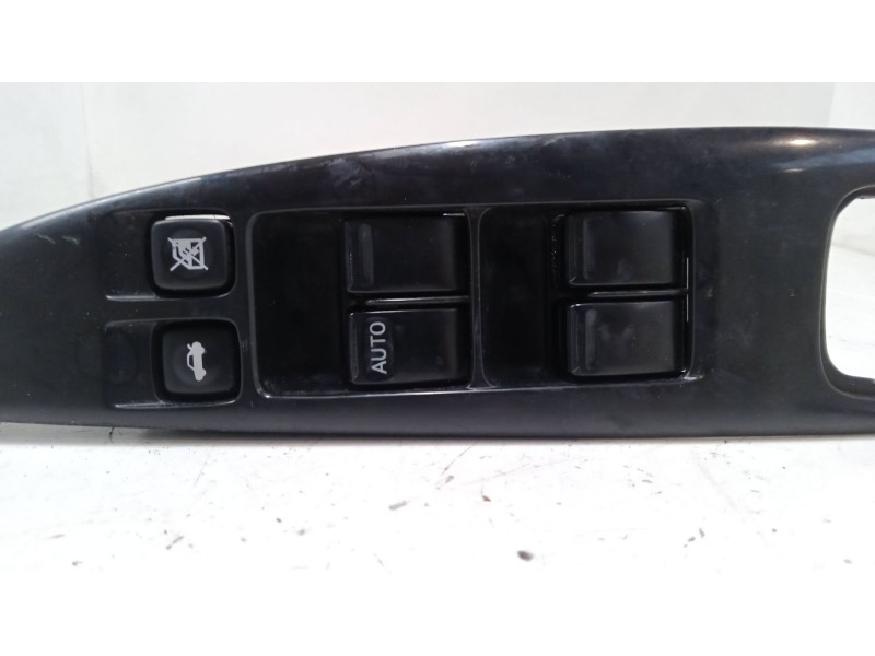 Recambio de mando elevalunas delantero izquierdo para nissan primera hatchback (p12) 1.6 referencia OEM IAM 25401 AV640  